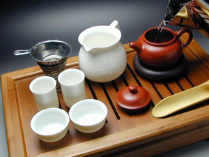 ★ 中国茶器セット　《茶壺(急須)1点　及び　茶杯(湯飲茶碗 )4客》